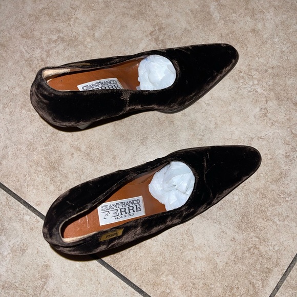 GIANFRANCO FERRE PUMPS - Picture 1 of 8